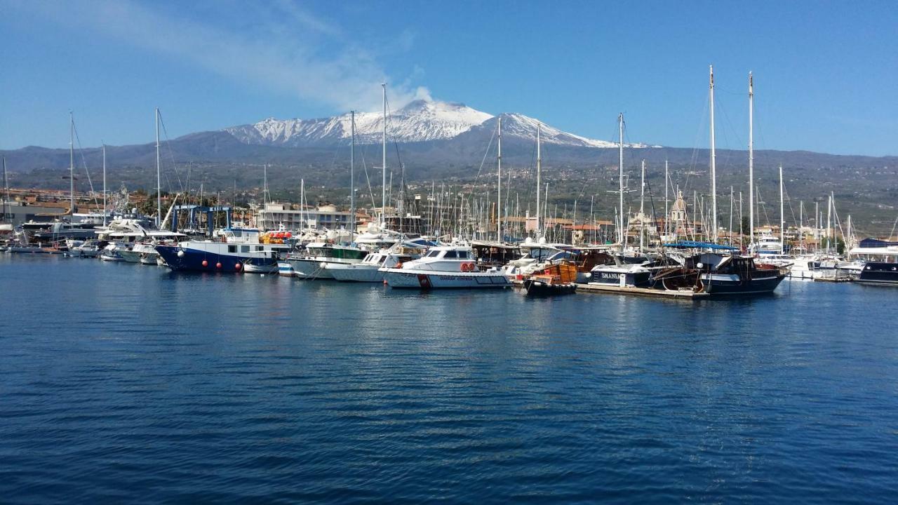 Casa Donna Rosaria Tra Etna E Taormina Daire Riposto Dış mekan fotoğraf